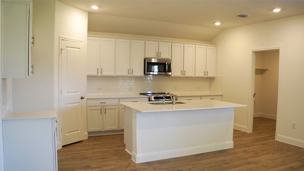 Furnished interior view inside a new home in Riverview, Georgetown (Image 4).
