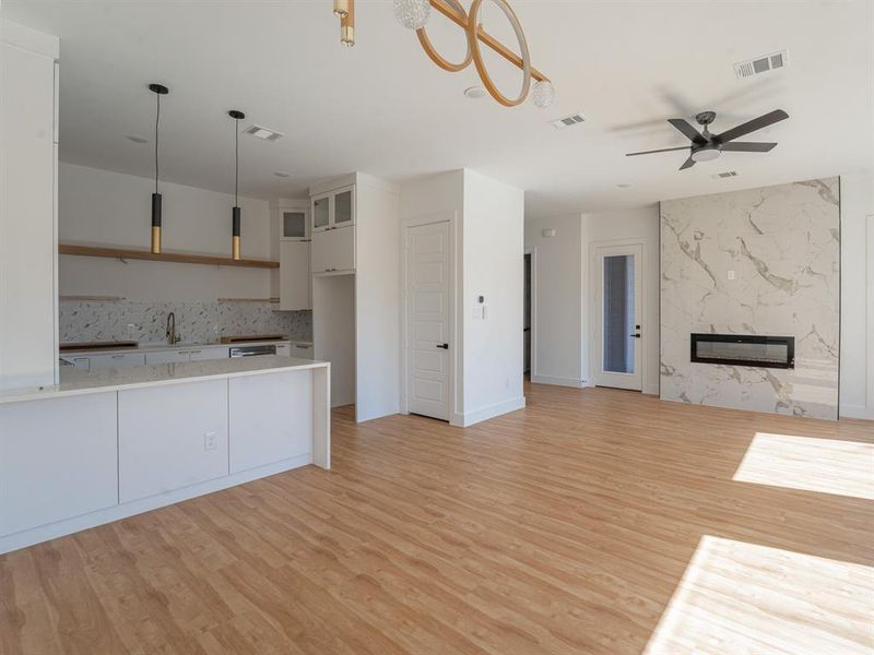 Spacious, unfurnished interior of a new home in , Dallas (Image 17).