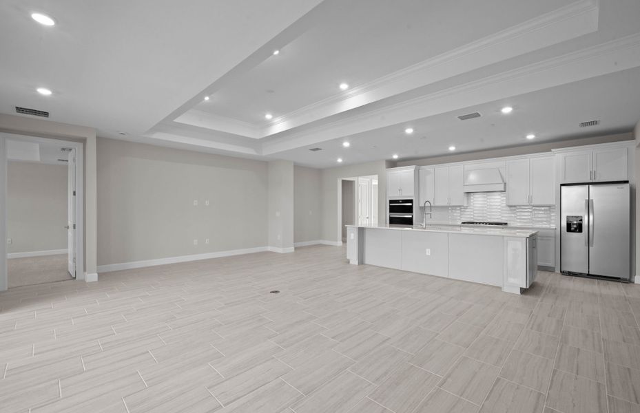 Spacious, unfurnished interior of a new home in Del Webb Oak Creek, North Fort Myers (Image 16).