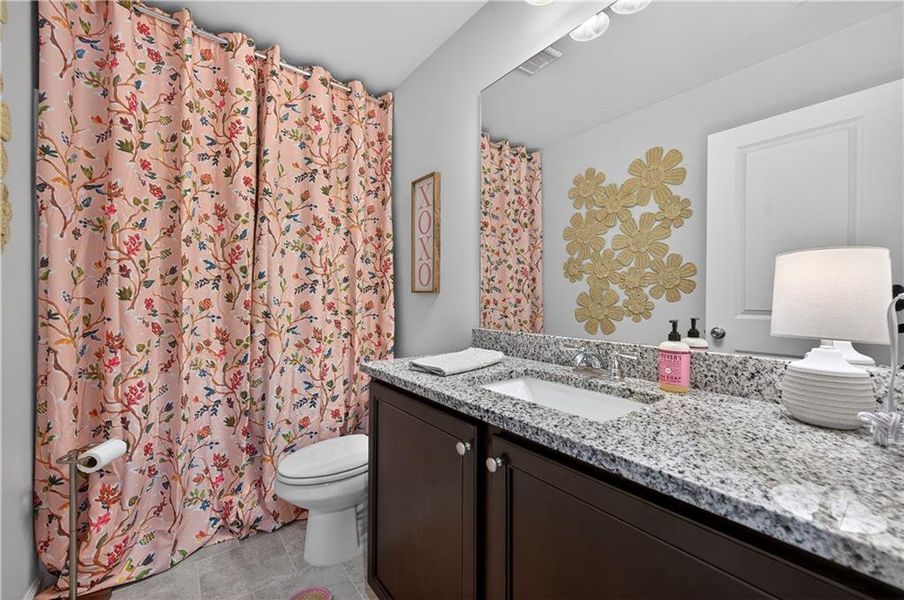 Furnished interior view inside a new home in , Jefferson (Image 43).