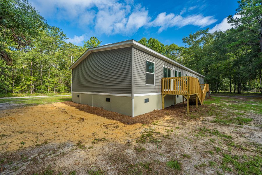 Exterior details and patio area of a home in , Walterboro (Image 36).
