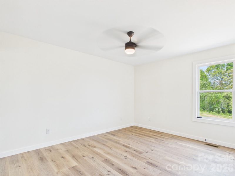 Spacious, unfurnished interior of a new home in , Granite Falls (Image 18).