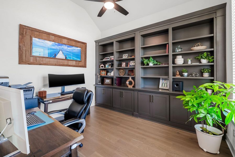 Furnished interior view inside a new home in Santa Rita Ranch, Liberty Hill (Image 20). Furnished interior view inside a new home in Santa Rita Ranch, Liberty Hill (Image 20).