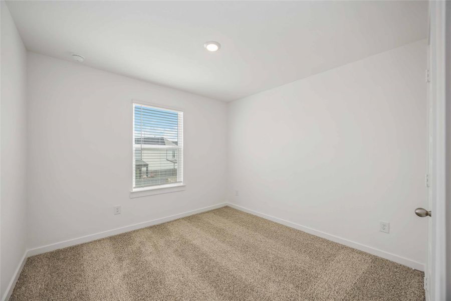 Spacious, unfurnished interior of a new home in Pinehaven, Houston (Image 18).