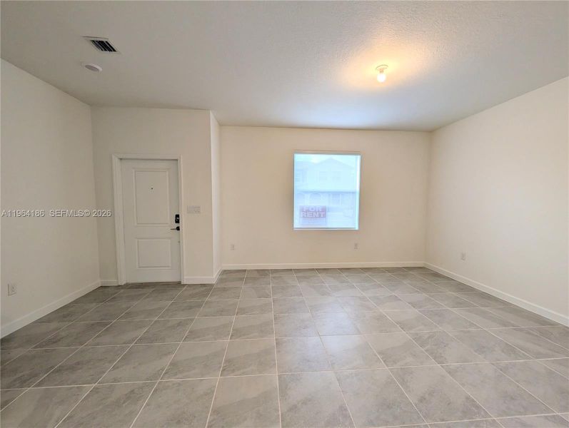 Spacious, unfurnished interior of a new home in , Florida City (Image 33).