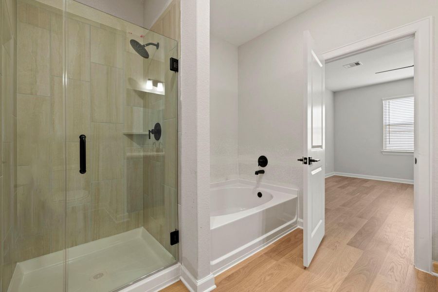 Furnished interior view inside a new home in Lago Mar, Texas City (Image 4).