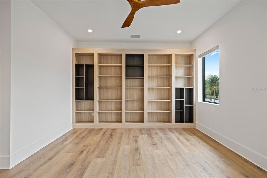 Spacious, unfurnished interior of a new home in , St. Petersburg (Image 24).