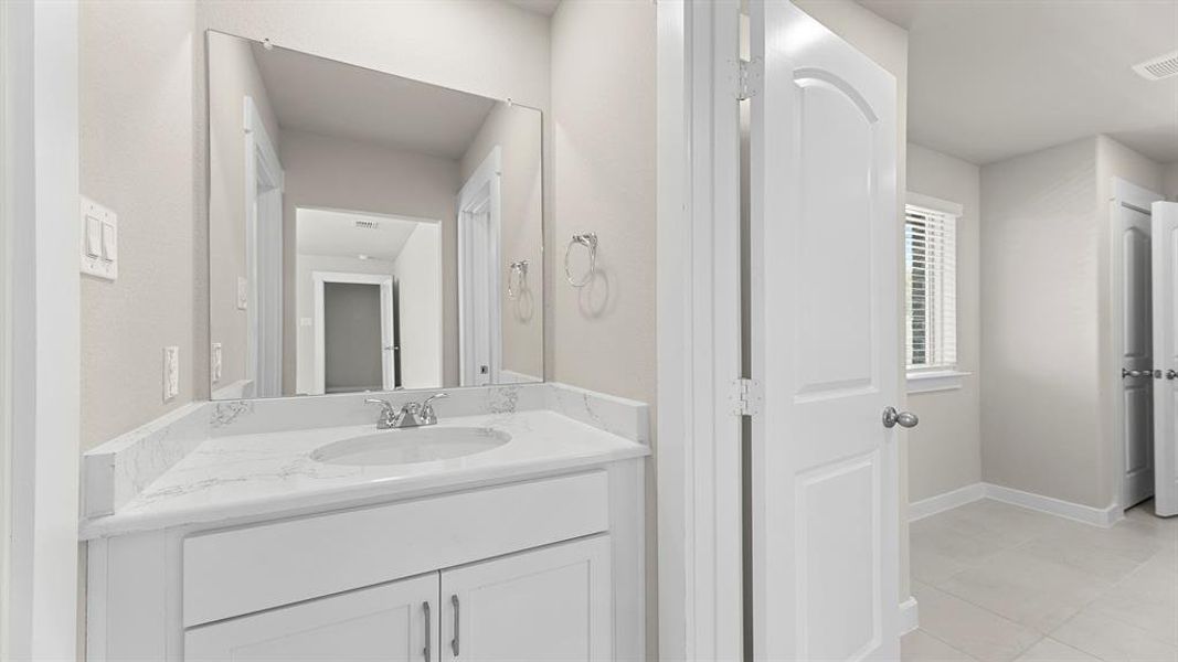 21. 2106 Sunnymede - 2ND Bath 21. 2106 Sunnymede - 2ND Bath