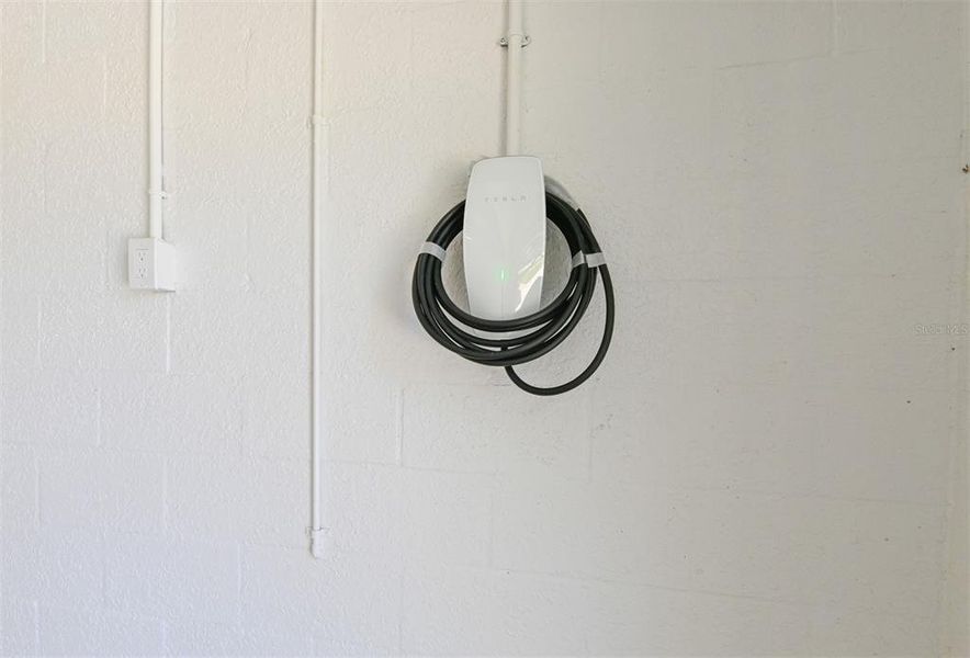 Close-up of interior finishes inside a home in , Lecanto (Image 14).