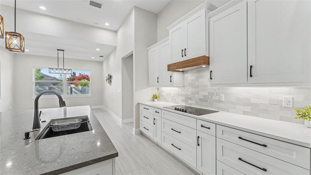 Furnished interior view inside a new home in , Lakeland (Image 10).