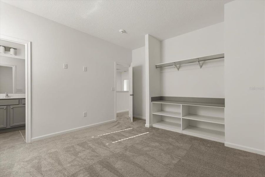 Spacious, unfurnished interior of a new home in , Orlando (Image 52).