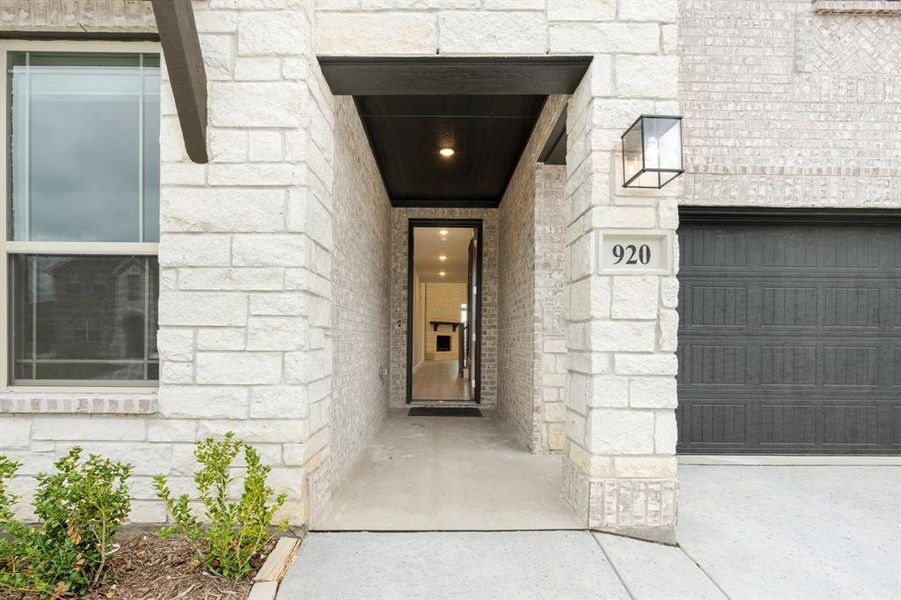 Exterior details and patio area of a home in Star Ranch, Godley (Image 3).