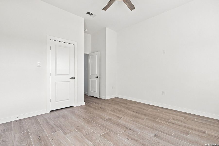 Spacious, unfurnished interior of a new home in , Selma (Image 40).