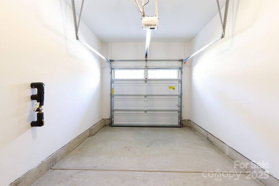 Spacious, unfurnished interior of a new home in , Charlotte (Image 13).