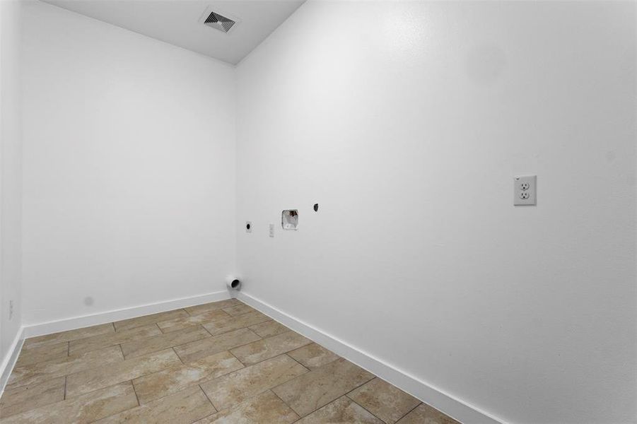 Spacious, unfurnished interior of a new home in , Dallas (Image 21). Spacious, unfurnished interior of a new home in , Dallas (Image 21).