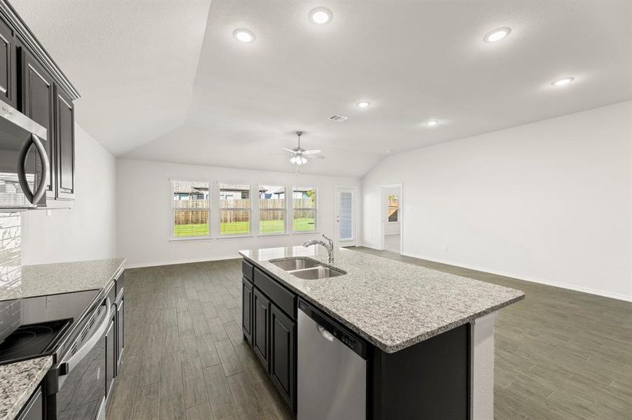 13. 3270 Ribisl - Kitchen (3) 13. 3270 Ribisl - Kitchen (3)