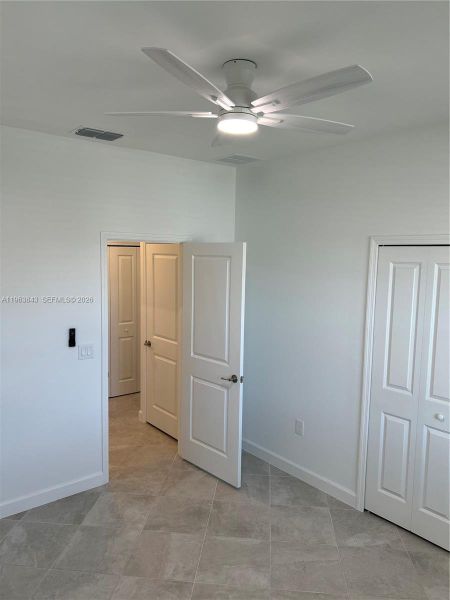 Spacious, unfurnished interior of a new home in , Lehigh Acres (Image 12).
