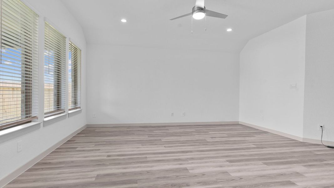 Spacious, unfurnished interior of a new home in Alexander, Pearland (Image 12). Spacious, unfurnished interior of a new home in Alexander, Pearland (Image 12).