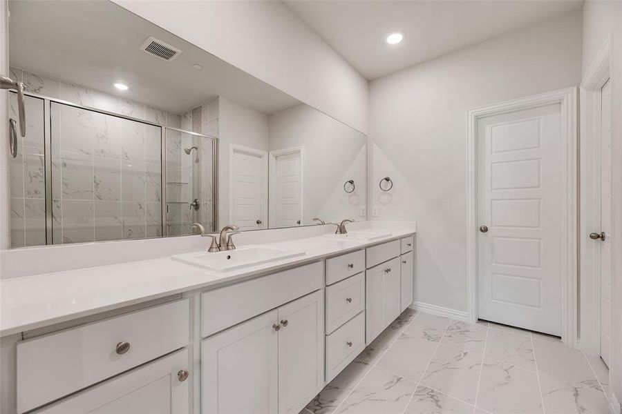 Furnished interior view inside a new home in , Frisco (Image 8).
