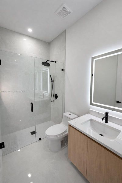 Furnished interior view inside a new home in , Cape Coral (Image 9).