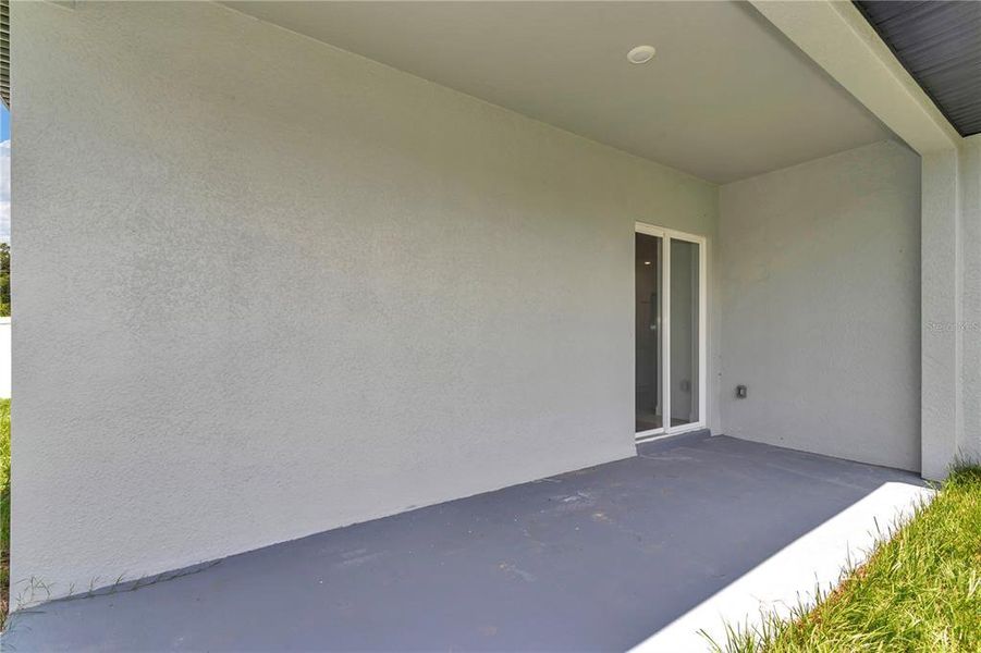 Exterior details and patio area of a home in , Ocala (Image 21). Exterior details and patio area of a home in , Ocala (Image 21).