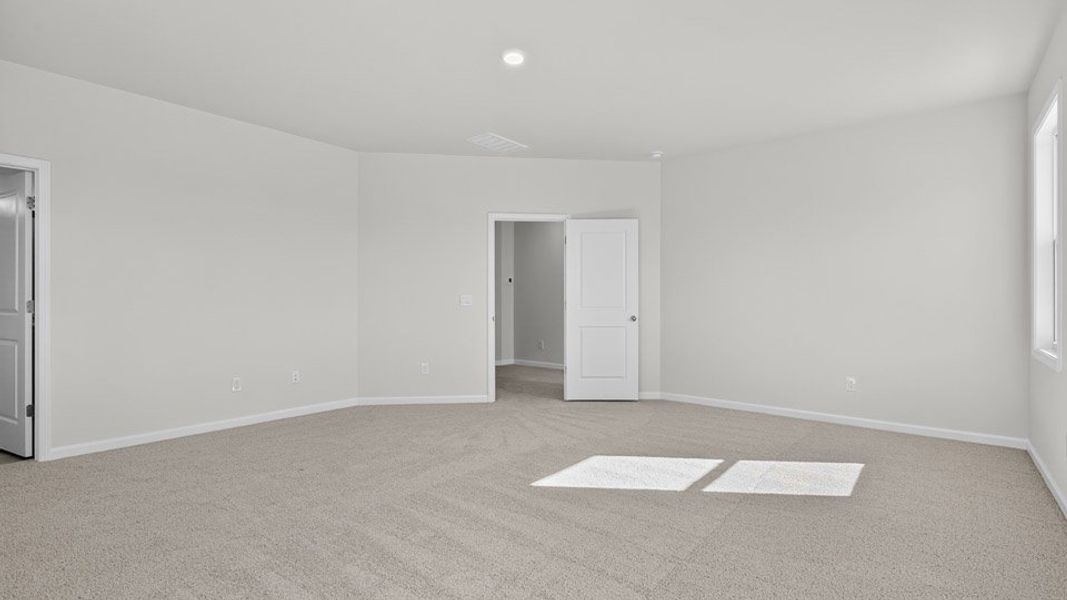 Spacious, unfurnished interior of a new home in The Manors at Haywood Glen, Knightdale (Image 17).