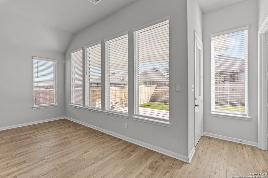 Spacious, unfurnished interior of a new home in Mayfair 50', New Braunfels (Image 30).