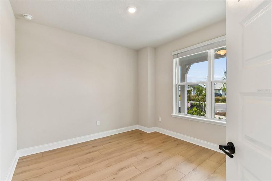 Spacious, unfurnished interior of a new home in Weslyn Park in Sunbridge 34', St. Cloud (Image 28).