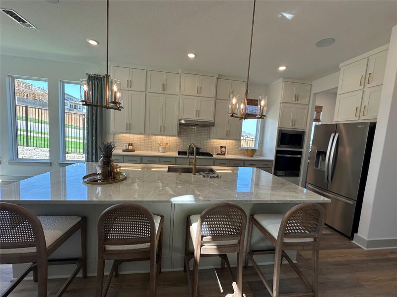 Light & Bright Open Concept Kitchen
