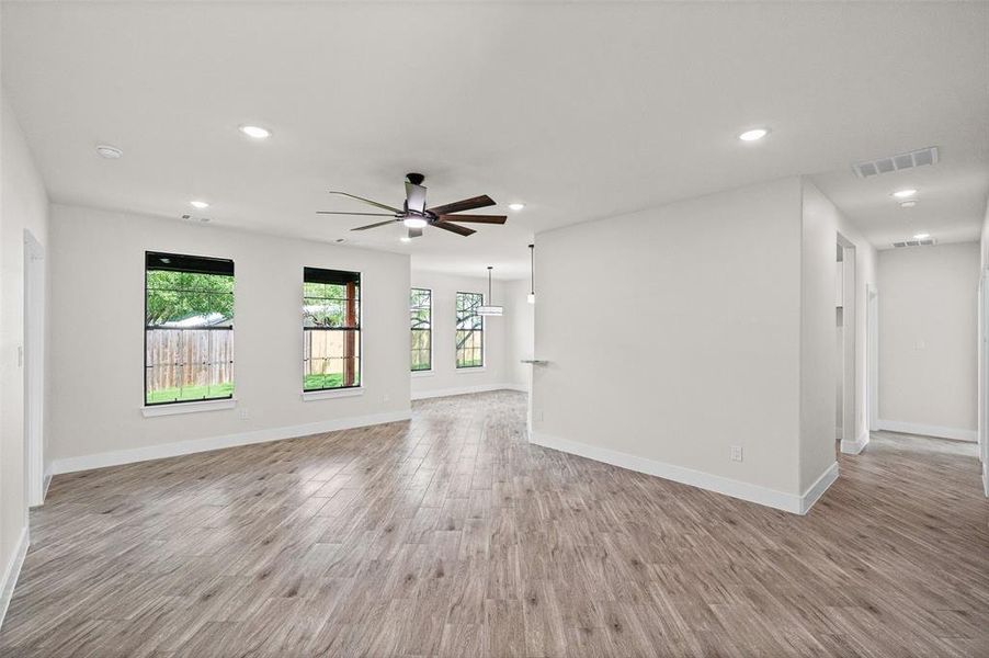 Spacious, unfurnished interior of a new home in , Granbury (Image 23).