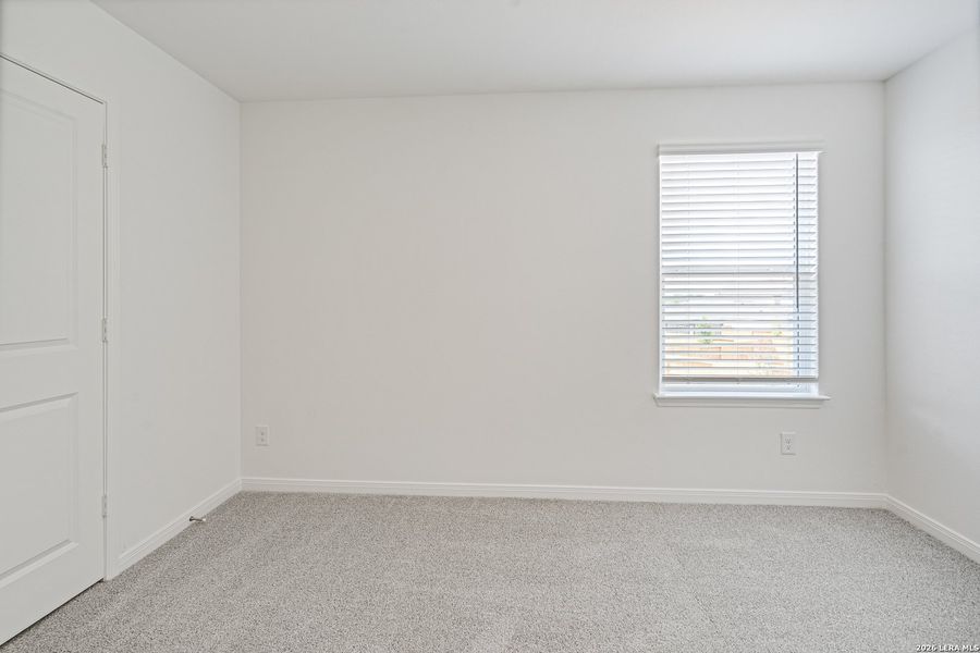 Spacious, unfurnished interior of a new home in Luckey Ranch, San Antonio (Image 8).