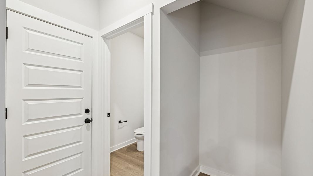 Spacious, unfurnished interior of a new home in Harvest Point, Spring Hill (Image 40).