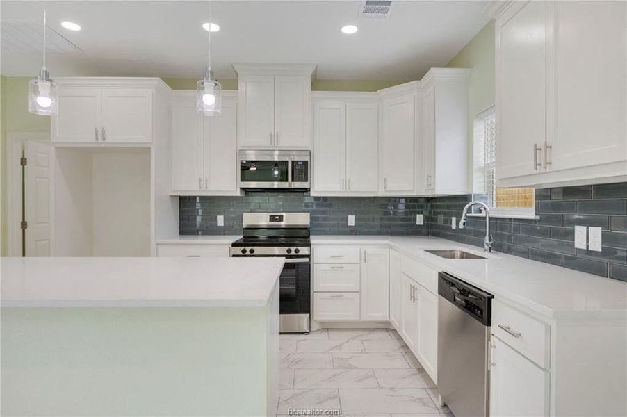 Furnished interior view inside a new home in , Bryan (Image 10).