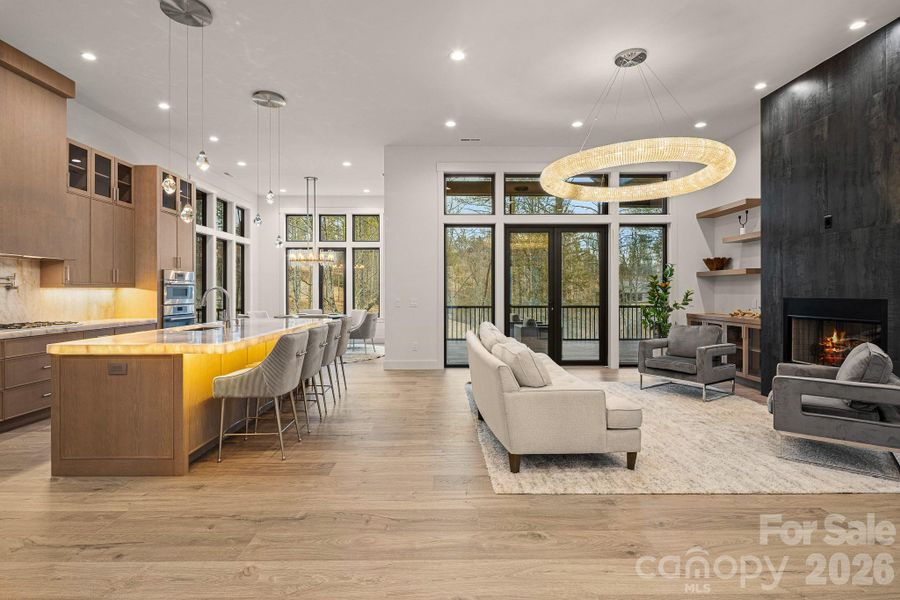 Photos from model home; final product will vary Photos from model home; final product will vary