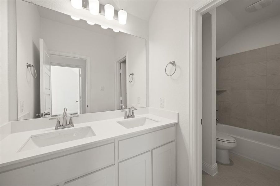 973 Reeves- Bathroom-3 973 Reeves- Bathroom-3