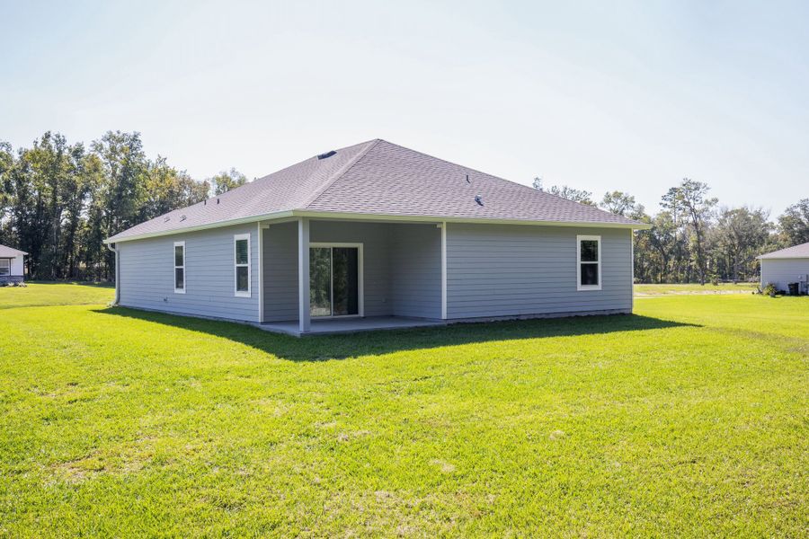 Representative exterior details of a home built from the Memphis by Maronda Homes in Coastal Communities, Edgewater (Image 4).