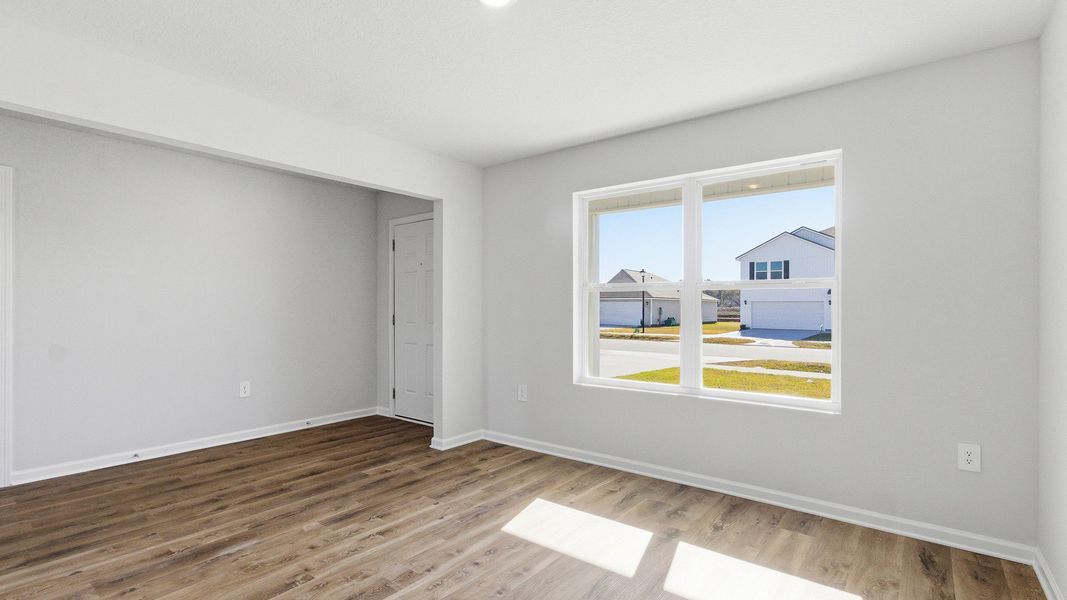 Spacious, unfurnished interior of a new home in Wesley Park, Crawfordville (Image 18).