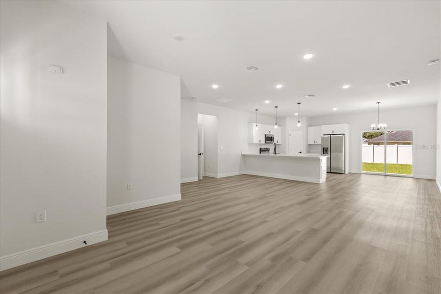 Spacious, unfurnished interior of a new home in , Ocala (Image 17).