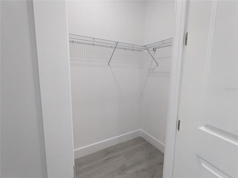 Spacious, unfurnished interior of a new home in , Cape Coral (Image 26).