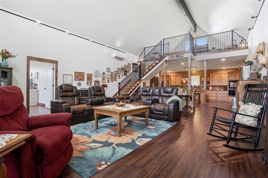 Community amenities in , Tolar (Image 32).