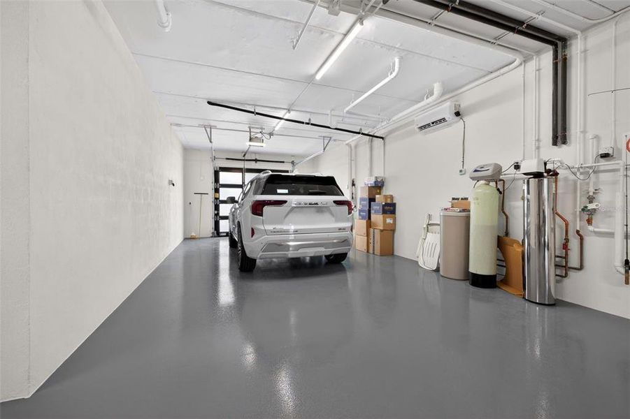 Spacious, unfurnished interior of a new home in , Indian Rocks Beach (Image 25).