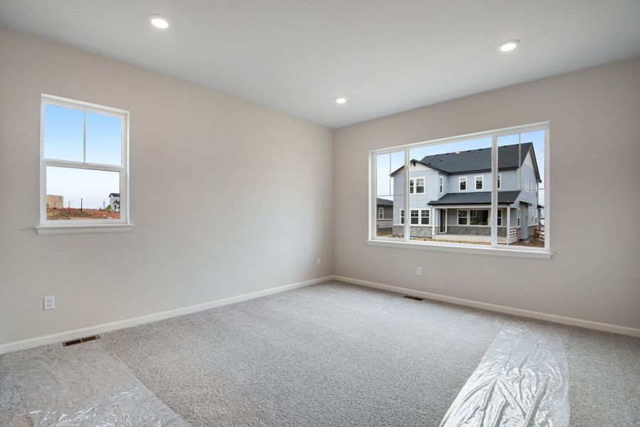 Spacious, unfurnished interior of a new home in The Aurora Highlands, Aurora (Image 26).