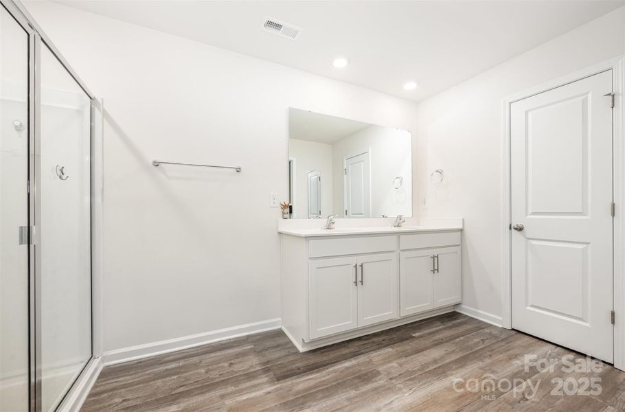 Furnished interior view inside a new home in Fergus Crossing, York (Image 28).