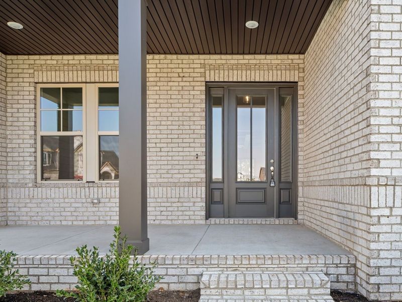 Exterior details and patio area of a home in Shelton Square, Murfreesboro (Image 3).