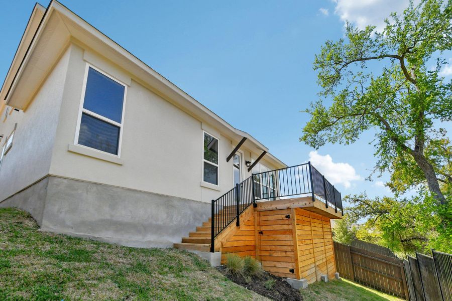Exterior details and patio area of a home in Cross Creek, Cedar Park (Image 4).