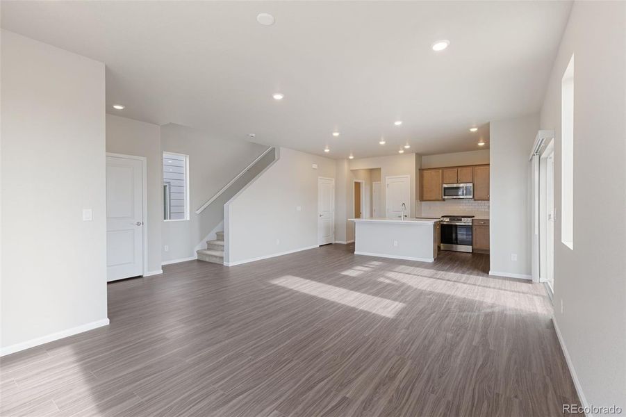 Spacious, unfurnished interior of a new home in , Aurora (Image 26).