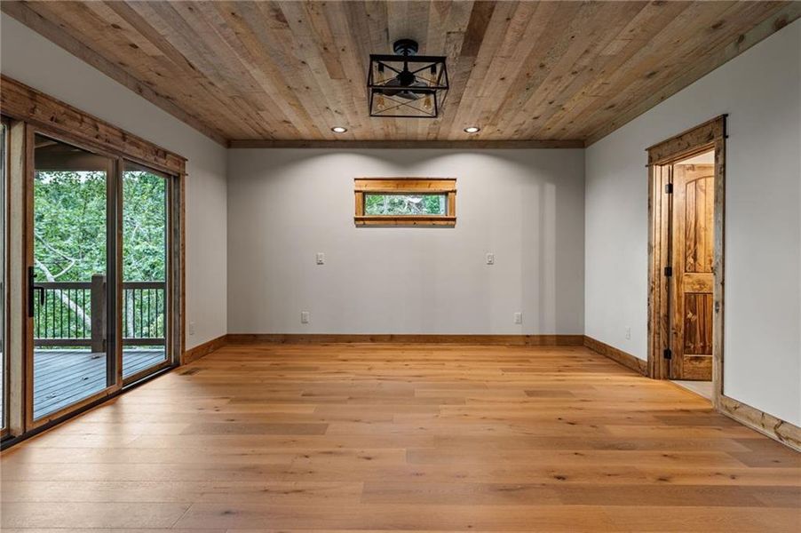 Spacious, unfurnished interior of a new home in , Ellijay (Image 18).