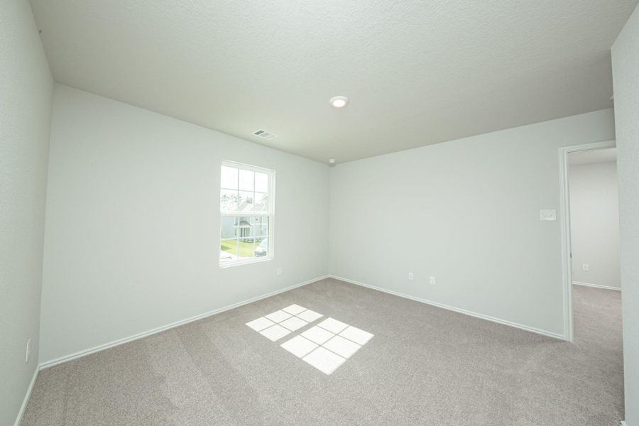 Spacious, unfurnished interior of a new home in Townsend Reserve, Splendora (Image 12).