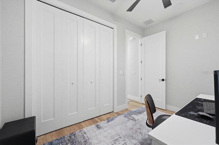Spacious, unfurnished interior of a new home in , Sebring (Image 22).