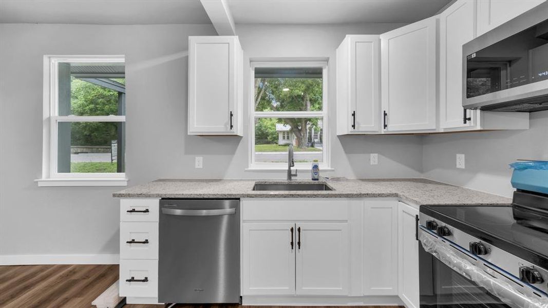 Furnished interior view inside a new home in , Weatherford (Image 7).